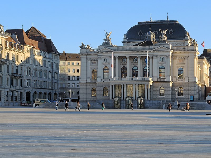 File:Opernhaus - Sechseläutenplatz - Bellevue Zürich 2014-01-28 16-28-49 (P7700).JPG