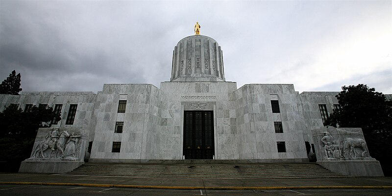 File:OregonCapitolBldgfront.jpg