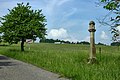 Čeština: Sloup na okraji vesnice Pěkovice English: A column next to a road in the village of Pěkovice near Teplá, CZ