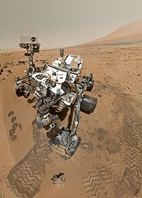 Autoportrait du rover Curiosity pendant la mission Mars Science Laboratory, le 31 octobre 2012. (définition réelle 5 247 × 7 295)