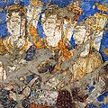 Корона в виде тройного полумесяца на этой фреске Пенджикента (левый верхний угол) считается меткой эфталитов. VII-начало VIII века[110]