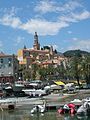 Vue op Menton mat der Méchelsbasilika