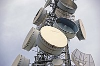 Параболични микровълнови антени в телекомуникационна кула на Уилс Хил, Уага Уага, Нов Южен Уелс, Австралия