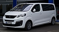 Peugeot Traveller L2 BlueHDi 95 Active - Frontansicht, 3. Juni 2017, Dusseldorf.jpg