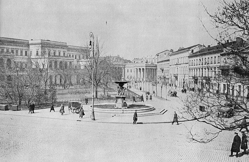 File:Plac Bankowy w Warszawie przed 1939.jpg