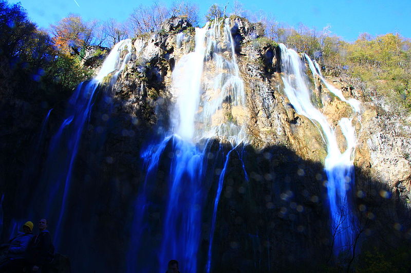 File:Plitvica in Autumn 1269.JPG