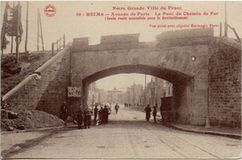 Pont-rail en pierre sur l’Avenue de Paris.