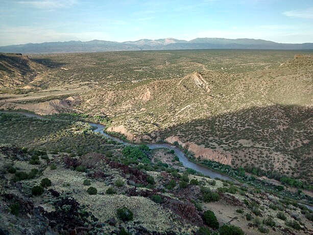 Rio Grande River Valley at White Rock, NM - panoramio.jpg