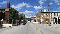 Blick nach Norden auf die Second Street (US Route 52) in Ripley