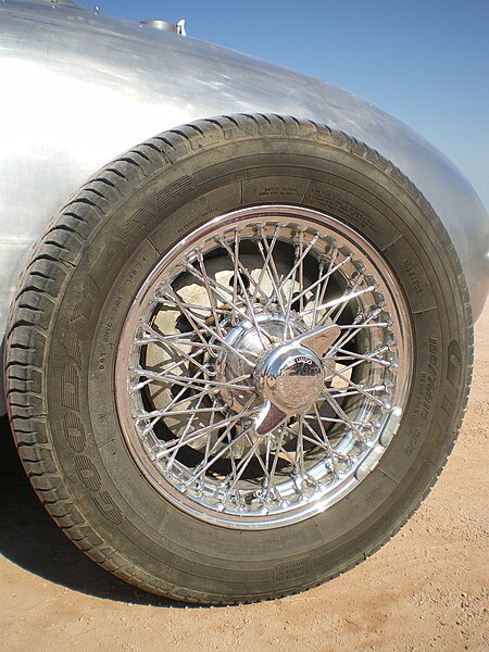 File:Roue-rayon-chrome-auto.jpg