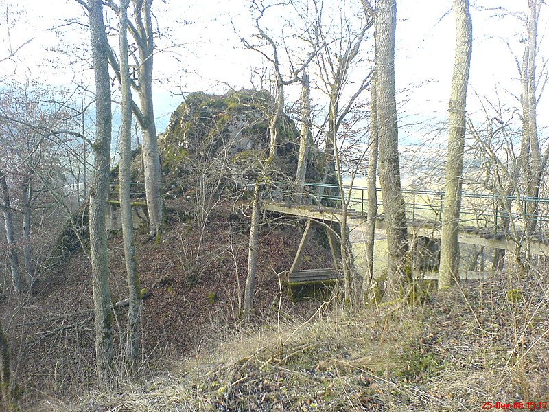 File:Ruine Hertenstein1.JPEG