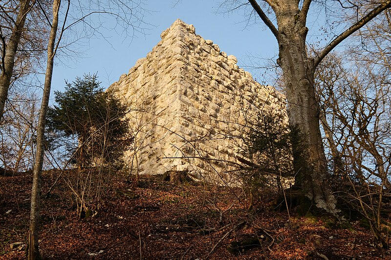 File:Ruine Konzenberg-2784.jpg