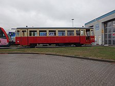 2018: T 1 in Düren-Distelrath beim Rurtalbahn-Jubiläum, durch die Fenster erkennbar die hölzernen Sitzbänke