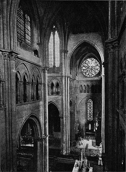 File:Saint-Jean - Transept.jpg