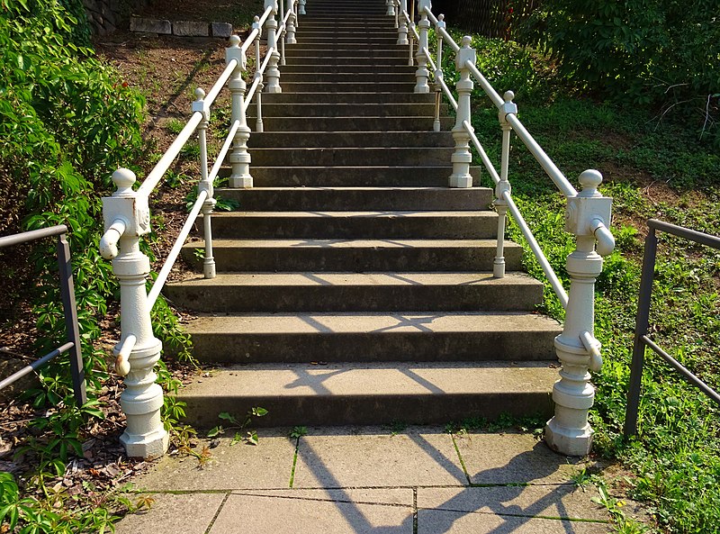 File:Schaftreppe Pirna (29621059047).jpg