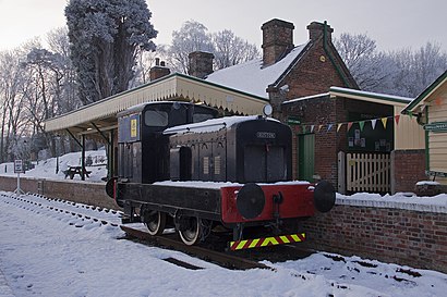 How to get to Shillingstone Station with public transport- About the place