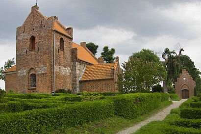 Sådan kommer du til Slagslunde Kirke med offentlig transport – Om stedet