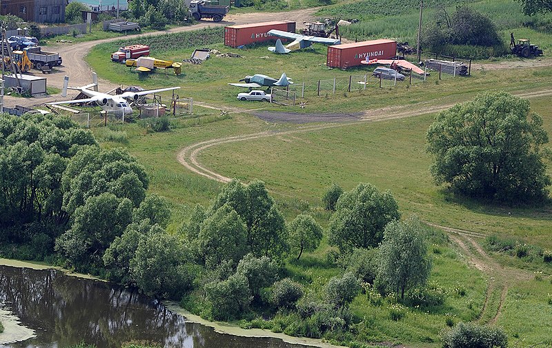 File:Small airdrome (4762878148).jpg