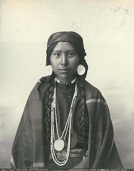 File:Spokane Indian woman, 1899 (LAROCHE 283).jpeg
