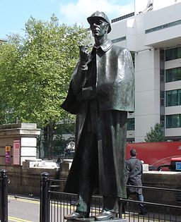 256px-Statue_Of_Sherlock_Holmes-Marylebone_Road.jpg