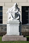 Theodor-Mommsen-Statue