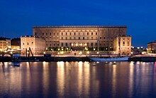 Lighting on the eastern facade in 2007 Stockholm Palace at night.jpg