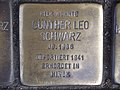 "Hier wohnte Günther Leo Schwarz, Jg. 1936, deportiert 1941, ermordet in Minsk"