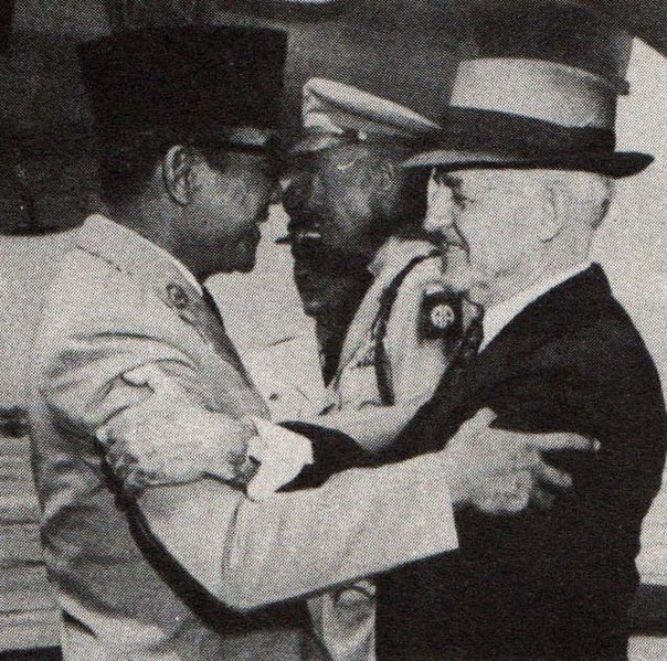 File:Sukarno with Frank Porter Graham, Presiden Soekarno di Amerika Serikat, p22.jpg