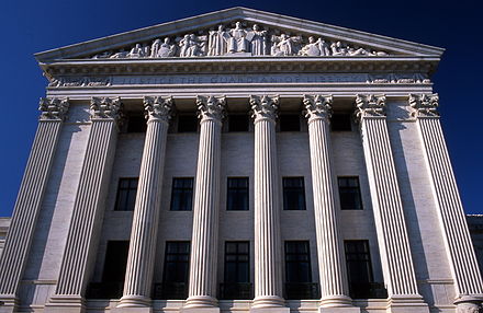 Судебная здания. Фасад Верховного суда США. United States Supreme Court building. Суд здание. Здания судов в США.