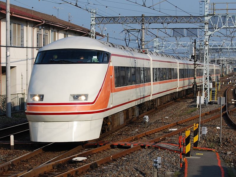 File:TOBURAILWAY SERIES100 LTDEXP KINU.JPG