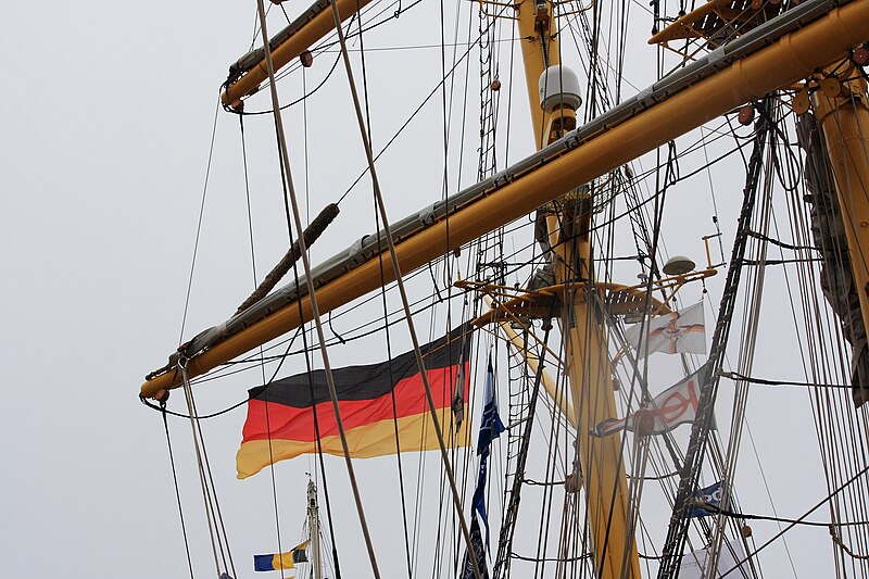 File:Tall Ships' Races Helsinki 2013 (9314674459).jpg