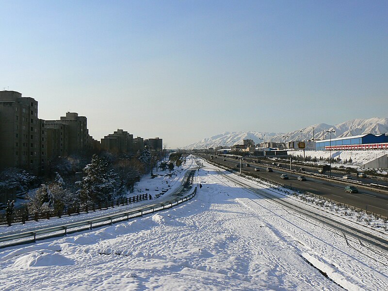 File:Tehran-Karaj Freeway, Apadana, آزادراه تهران-کرج، دی86 - panoramio.jpg