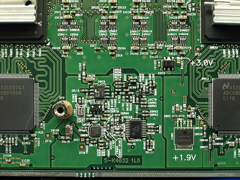 File:Teledyne Lecroy Wavejet Touch 354 (Iwatsu DS-5600) Oscilloscope Teardown (20892849589).jpg