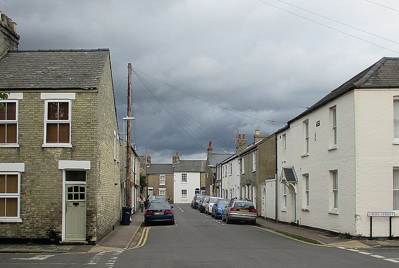 File:The corner of Glisson Road and Cross Street - geograph.org.uk - 4212299.jpg
