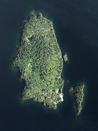 <span class="mw-page-title-main">Three Mile Island (Lake Winnipesaukee)</span>