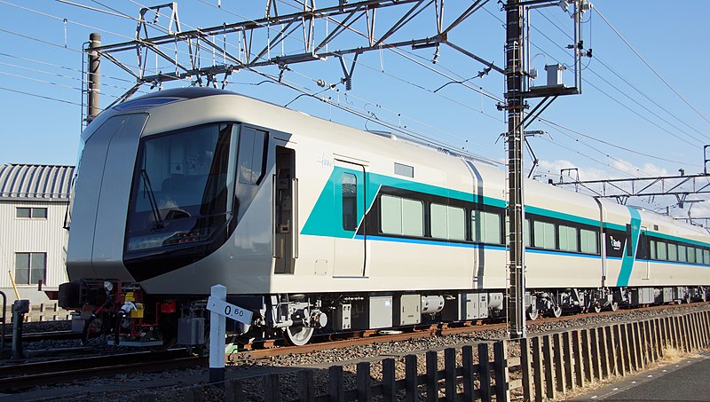 File:Tobu 500 series 505-3 Hanyu Station 20170130.jpg