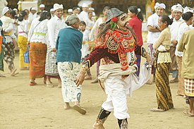 Topeng Mencari Mangsa