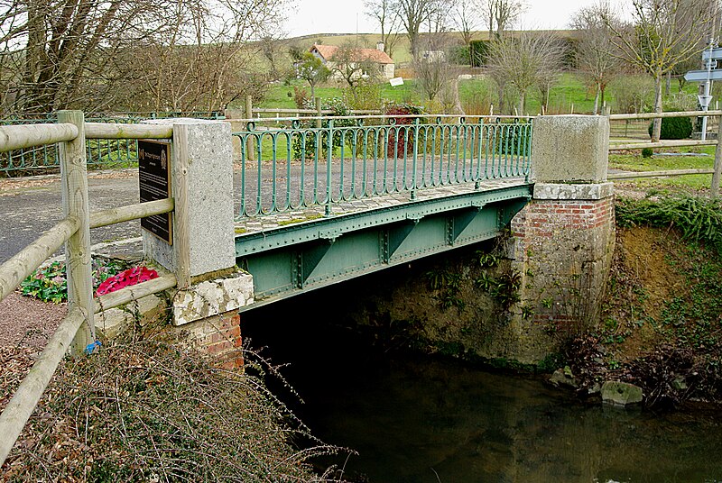 File:TournebuWarMemorial 001.JPG