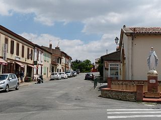 <span class="mw-page-title-main">Toutens</span> Commune in Occitania, France