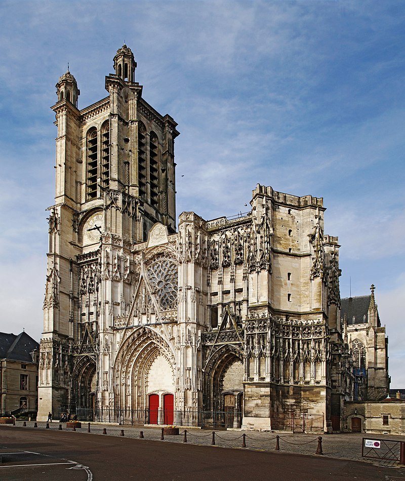 Bon Mercredi 800px-TroyesF10_cathedrale_IMF9677