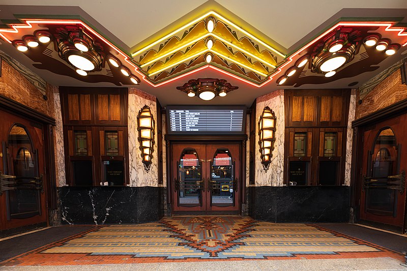 File:Tuschinski Theater Amsterdam-msu-9139-.jpg