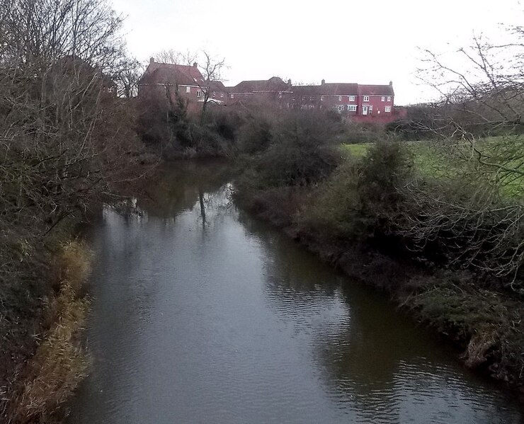 File:Upstream along the Brue, Highbridge - geograph.org.uk - 4520781.jpg