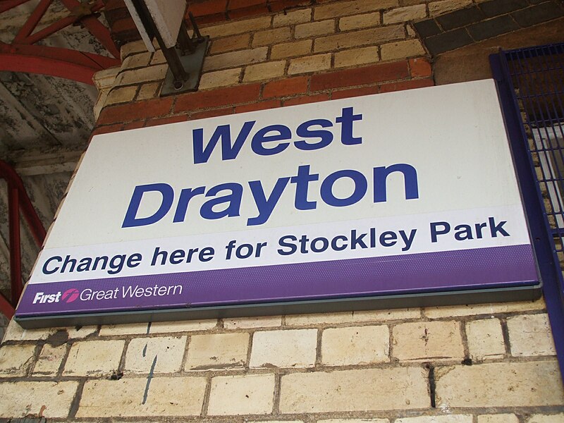 File:West Drayton stn signage.JPG