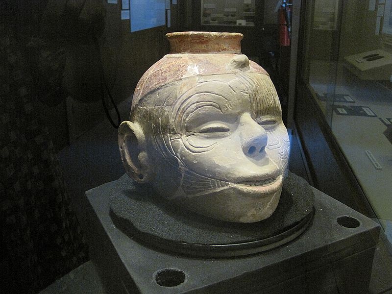 File:Wilson AR Hampson Museum State Park 19 human head effigy vessel.jpg