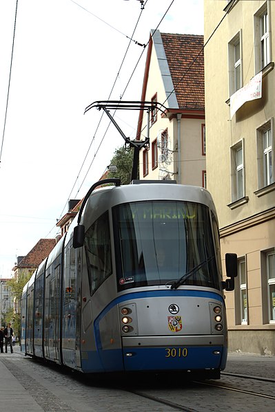 File:Wrocław, Szewska, 16T II.jpg