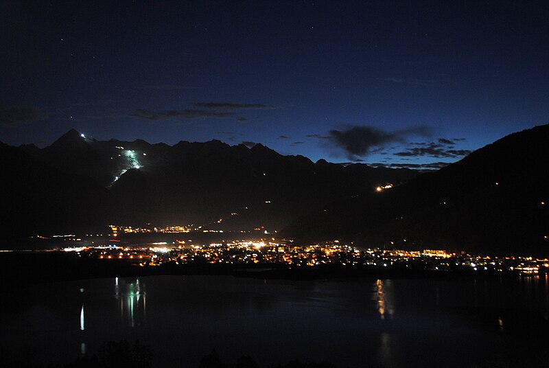 File:Zell am See-Süd bei Nacht.jpeg