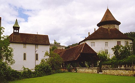 Zwingen Bergfried Kapelle Holzbruecke