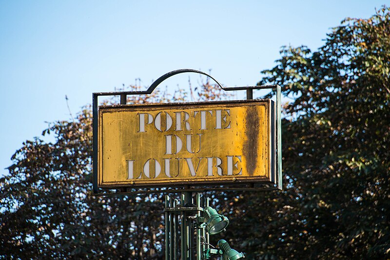File:"Porte du Louvre", street sign, Paris 30 October 2016.jpg