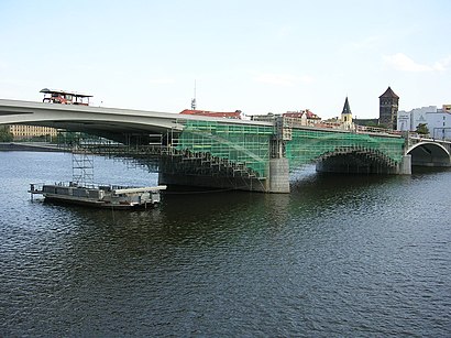 Jak do Štefánikův Most hromadnou dopravou - O místě