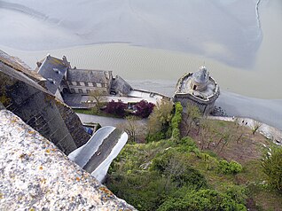 Неприступная крепость это. Неприступная крепость Франции. Замок Габриэль. Монастырь Мон Габриэль.